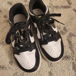 Nike Kids Sneakers Black and White